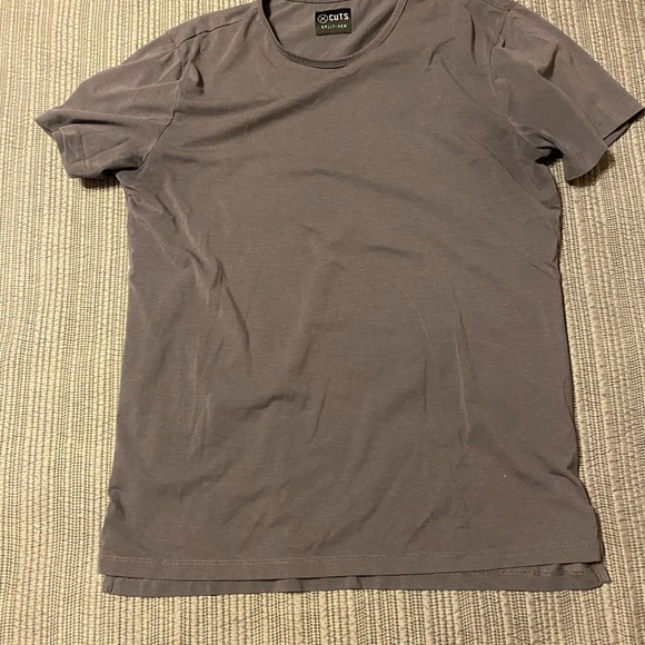 Medium Mens Cuts Shirts for Sale. Minimal to no wear on all of them. - Picture 4 of 5